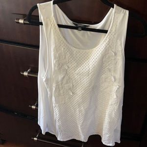 Simply Vera Wang White tank top